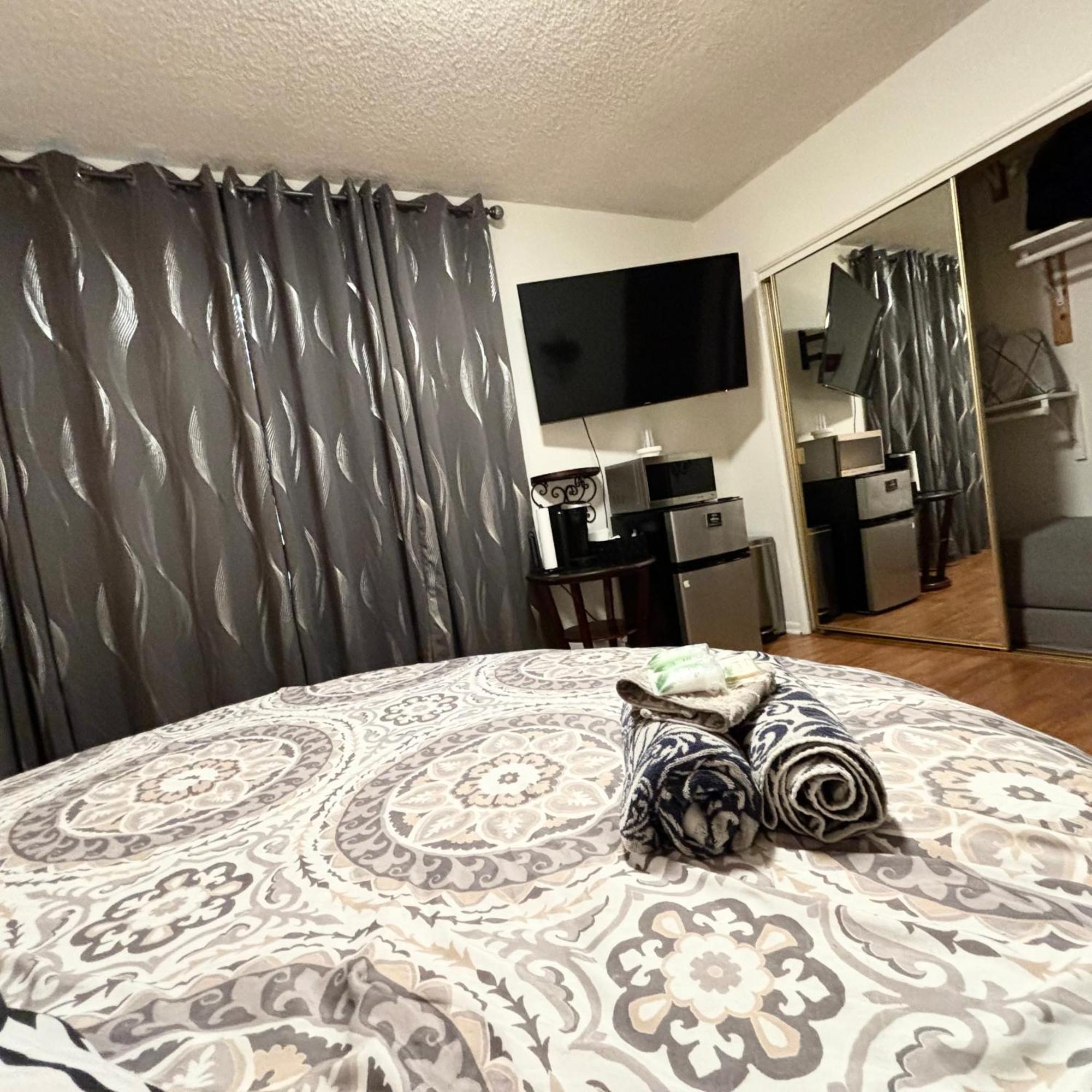The Hathaway Suites Los Angeles Eksteriør billede